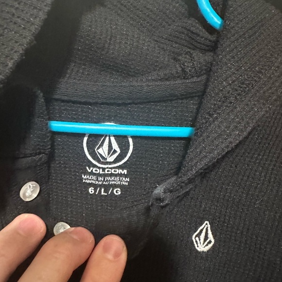 Boys Volcom thermal long sleeve, size 6 - Picture 2 of 2